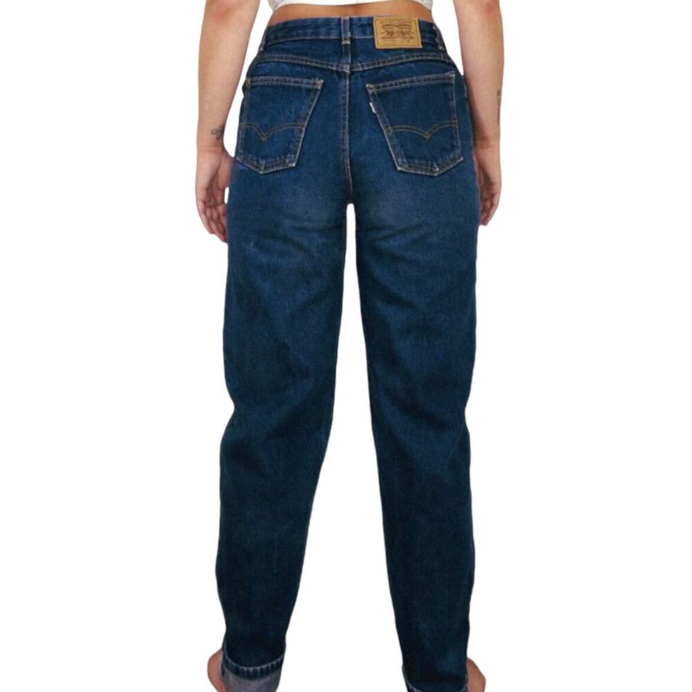 90s Vintage LEVIS Dark Wash Mom Jeans Tapered Straight Leg Back Yoke Retro 27"